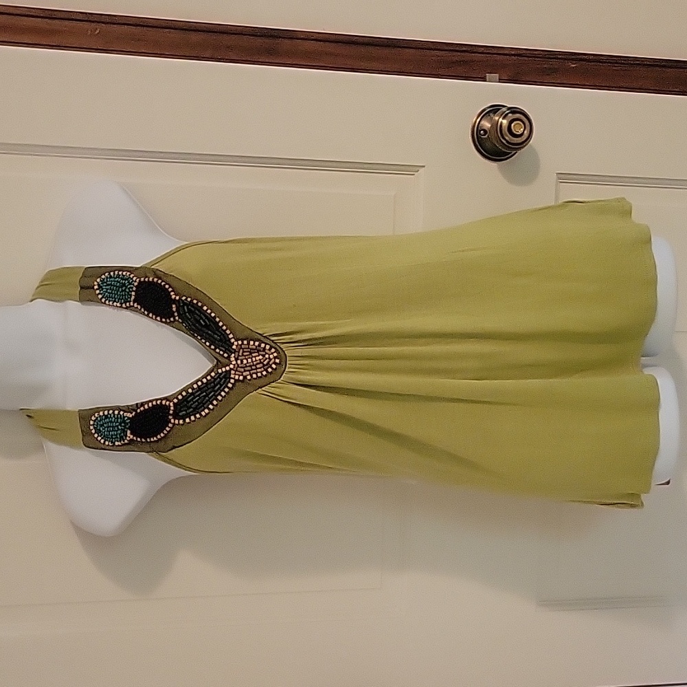 Beaded tank. Sz Large